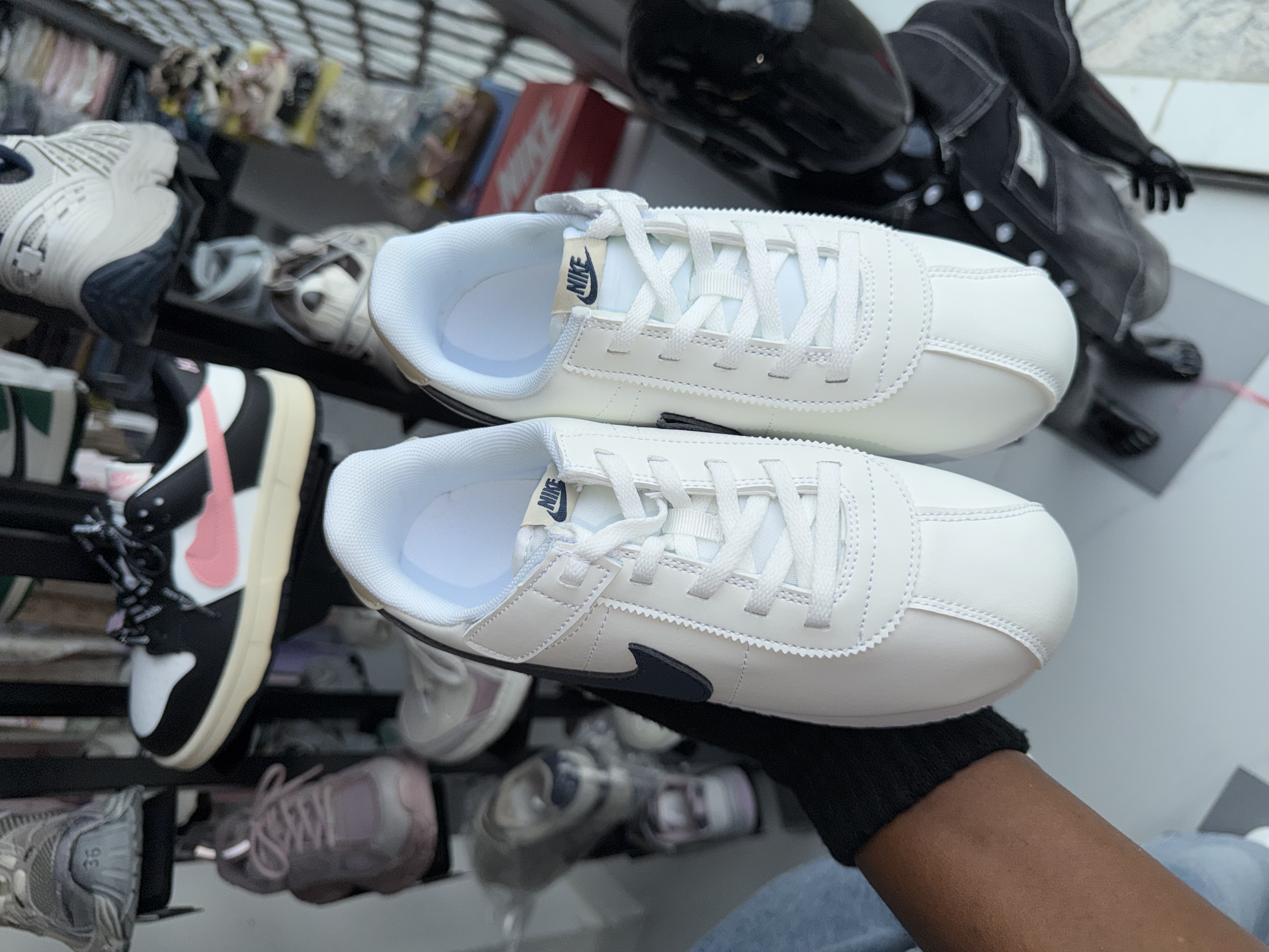 NIKE
